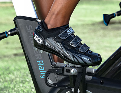 Shoe for cycling